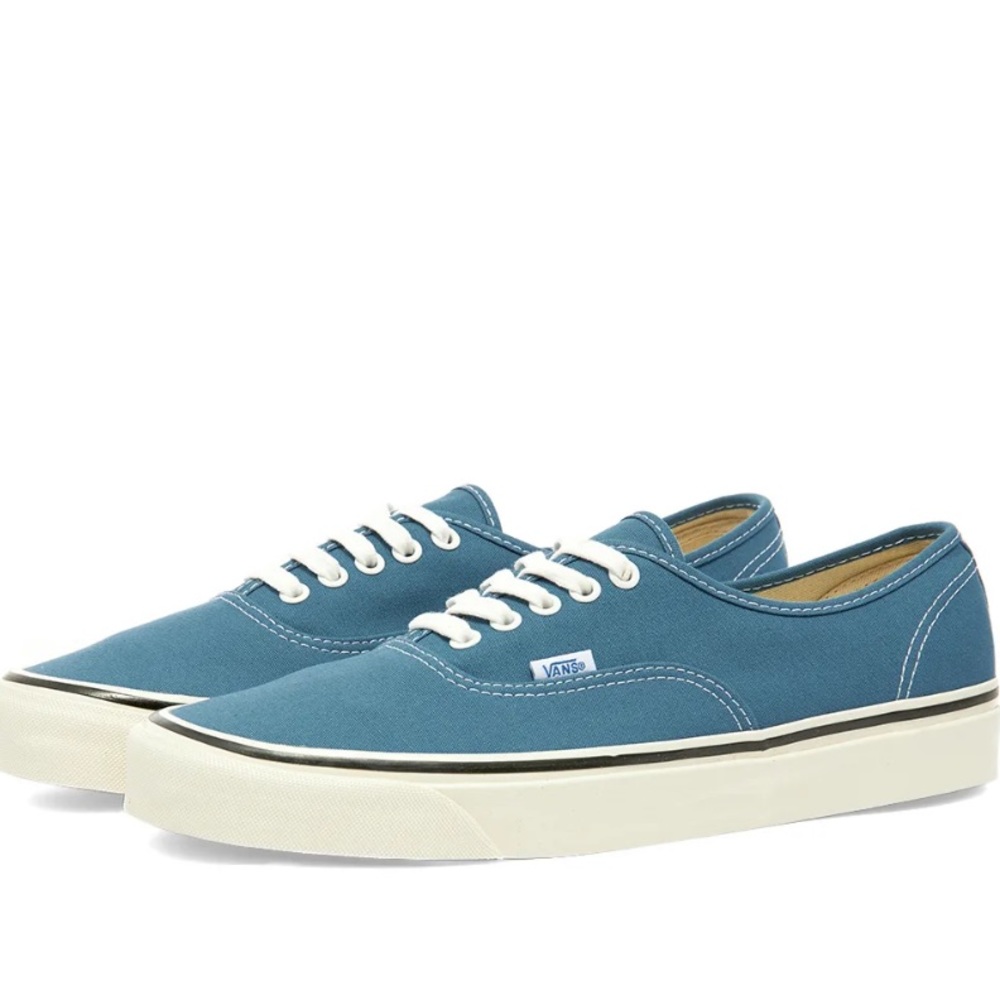 Vans - Picture 2 of 7